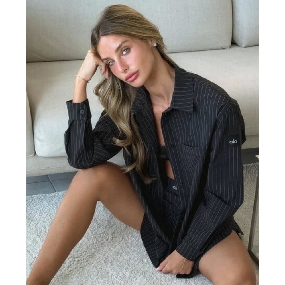 Alo Yoga Pinstripe Daylight Button Down Long Sleeve Black/Titanium M - Picture 14 of 14